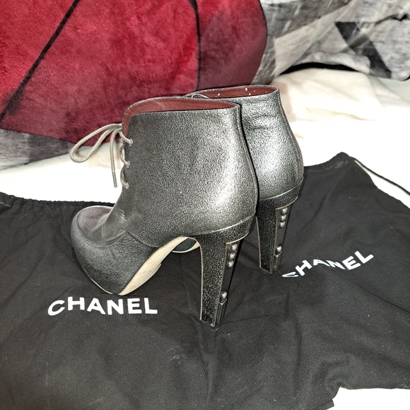 Chanel Boots  EUC with dustbag STUNNING Authentic - Picture 9 of 9